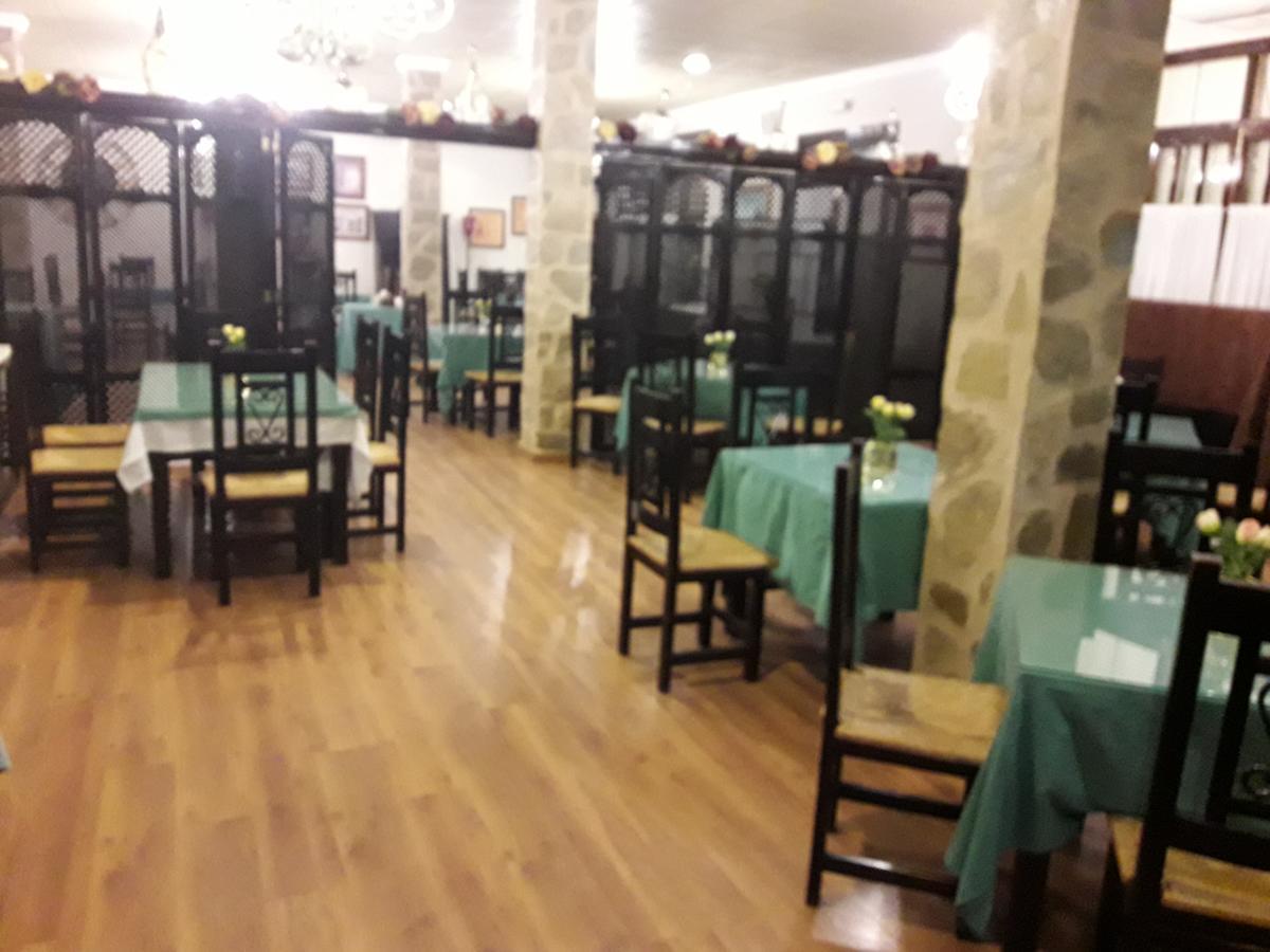 מאירנה דל אלקור Hostal Hispalis מראה חיצוני תמונה